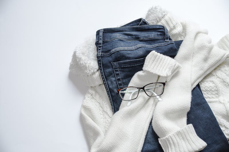 Pièces de mode d'investissement et essentiels intemporels de la garde-robe